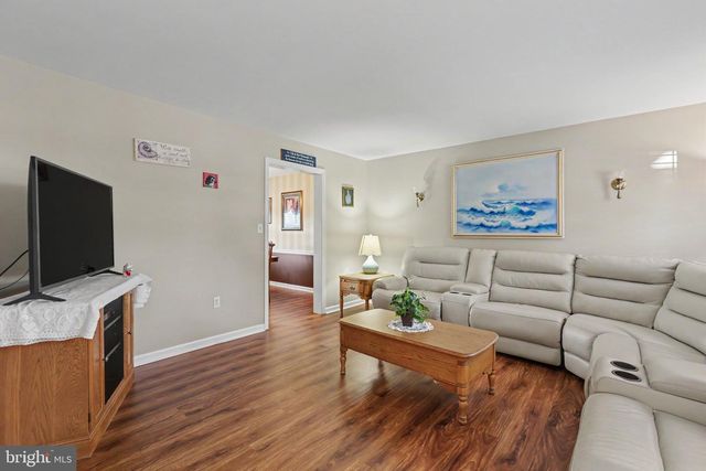 143 JACOBS CREEK DR, Hershey, PA 17033
