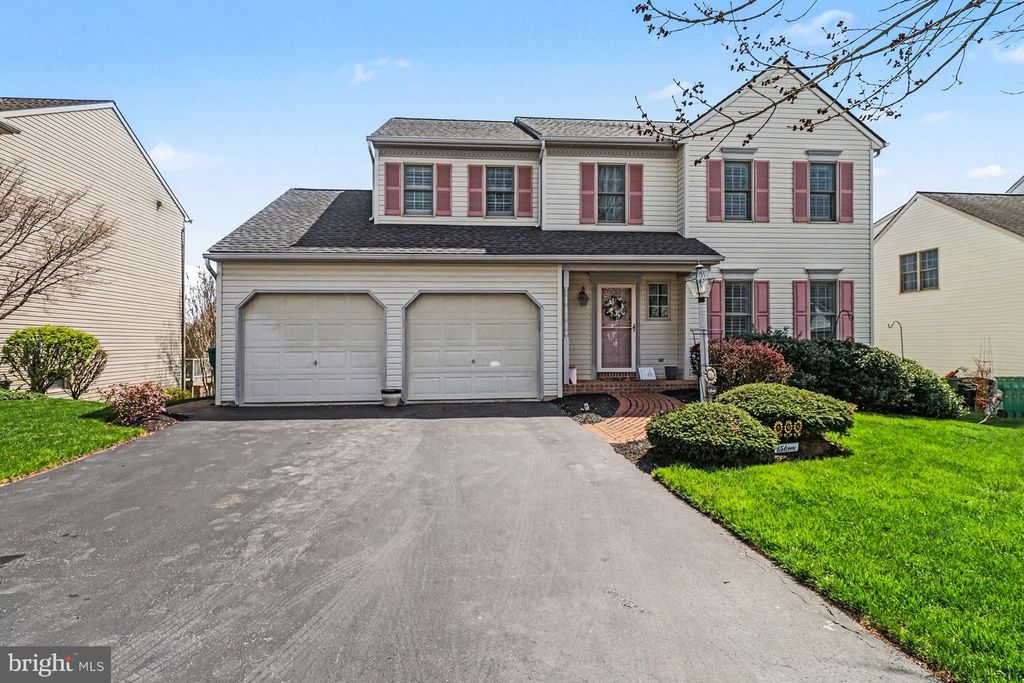 143 JACOBS CREEK DR, Hershey, PA 17033