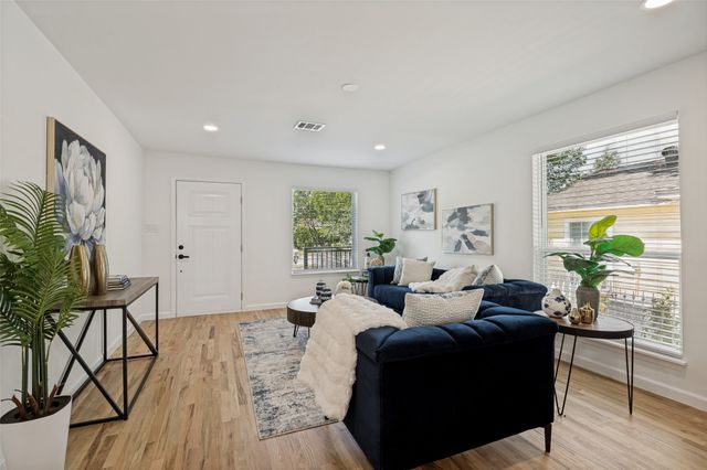 201 Conrad Street, Dallas, TX 75224