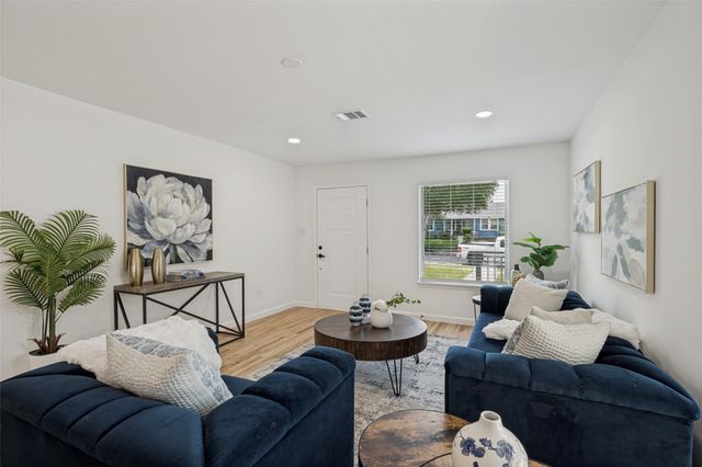 201 Conrad Street, Dallas, TX 75224