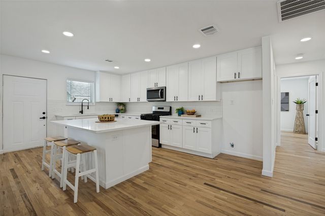201 Conrad Street, Dallas, TX 75224