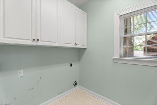 976 Ridge Gate Drive, Lewisville, NC 27023