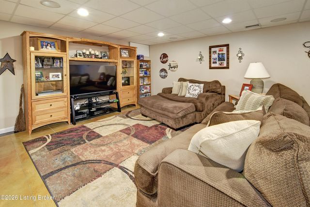 3912 Iron Horse Way, Louisville, KY 40272