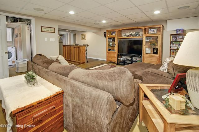 3912 Iron Horse Way, Louisville, KY 40272