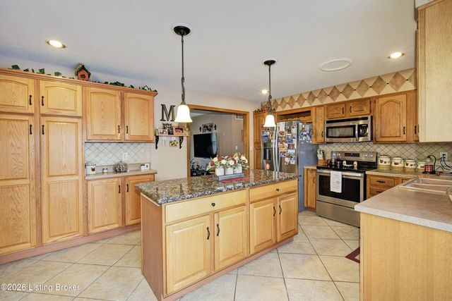 3912 Iron Horse Way, Louisville, KY 40272