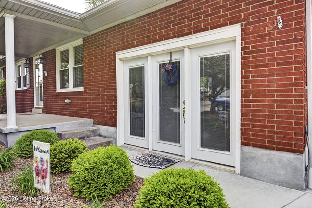 3912 Iron Horse Way, Louisville, KY 40272