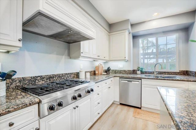 3272 Avenida La Cima, Carlsbad, CA 92009