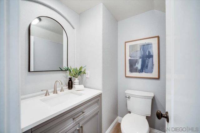 3272 Avenida La Cima, Carlsbad, CA 92009