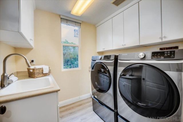 3272 Avenida La Cima, Carlsbad, CA 92009