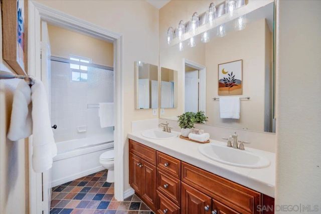 3272 Avenida La Cima, Carlsbad, CA 92009