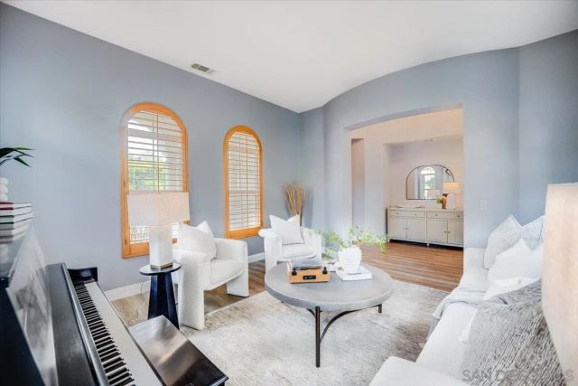 3272 Avenida La Cima, Carlsbad, CA 92009