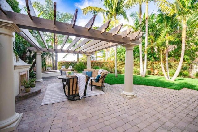 3272 Avenida La Cima, Carlsbad, CA 92009