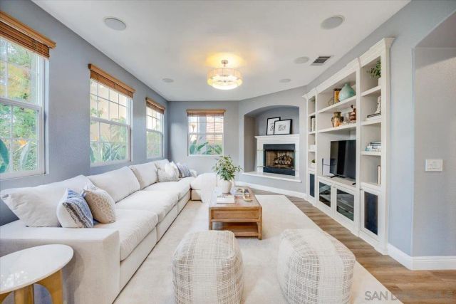 3272 Avenida La Cima, Carlsbad, CA 92009