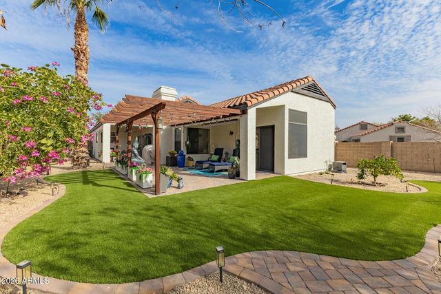 8629 W Maui Lane, Peoria, AZ 85381