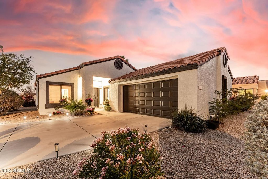 8629 W Maui Lane, Peoria, AZ 85381