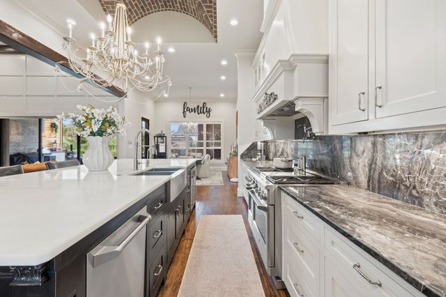 317 Knights Trail, Heath, TX 75032