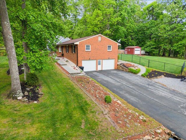 5403 Tomahawk CIR, Salem, VA 24153
