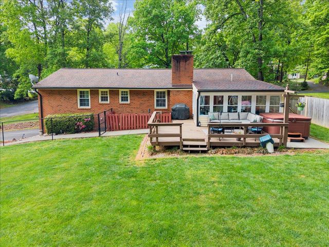 5403 Tomahawk CIR, Salem, VA 24153