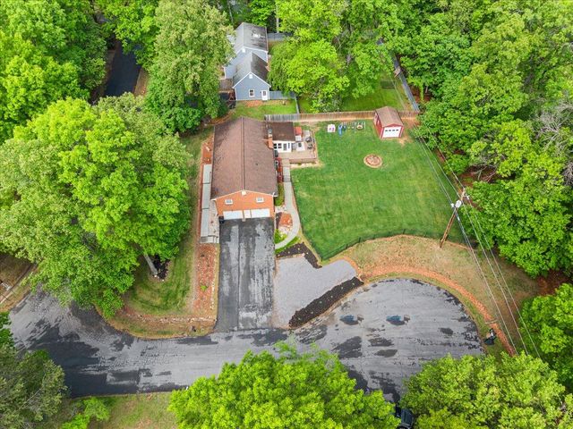 5403 Tomahawk CIR, Salem, VA 24153