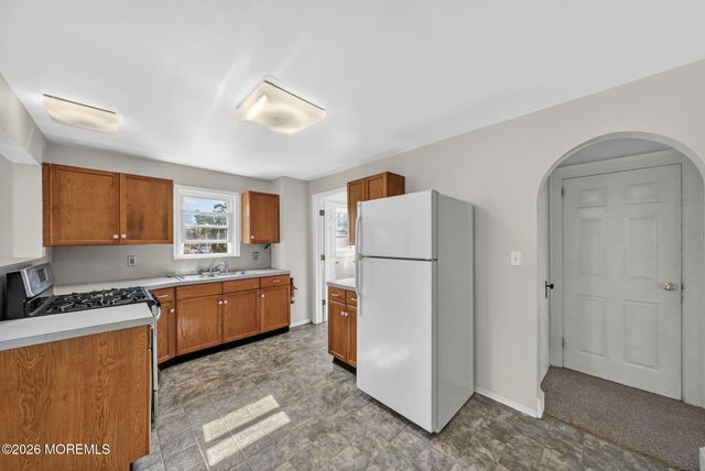 26 Thomas Street, Toms River, NJ 08753