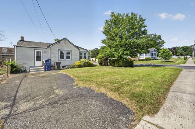 26 Thomas Street, Toms River, NJ 08753