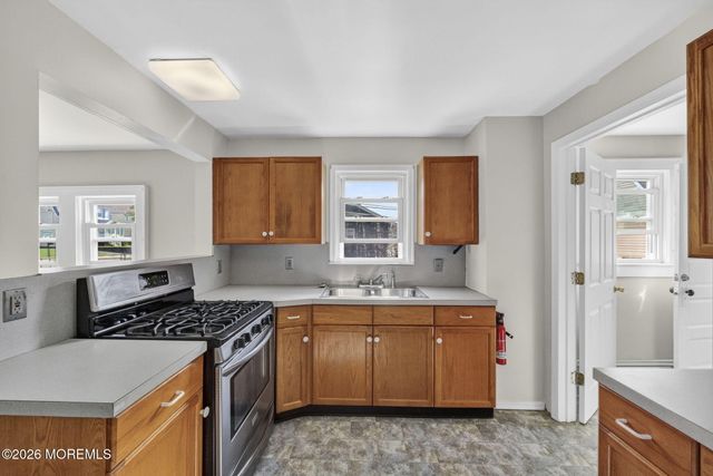 26 Thomas Street, Toms River, NJ 08753