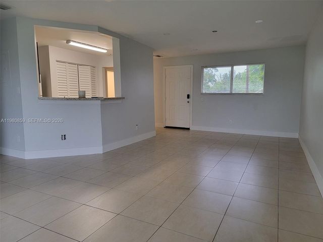 3441 NW 44th St 106, Oakland Park, FL 33309