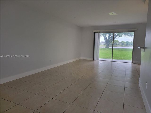 3441 NW 44th St 106, Oakland Park, FL 33309