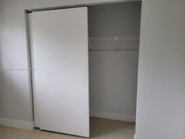 3441 NW 44th St 106, Oakland Park, FL 33309