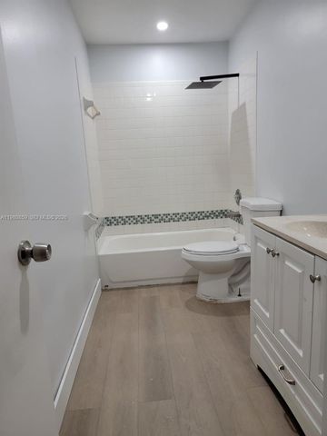 3441 NW 44th St 106, Oakland Park, FL 33309