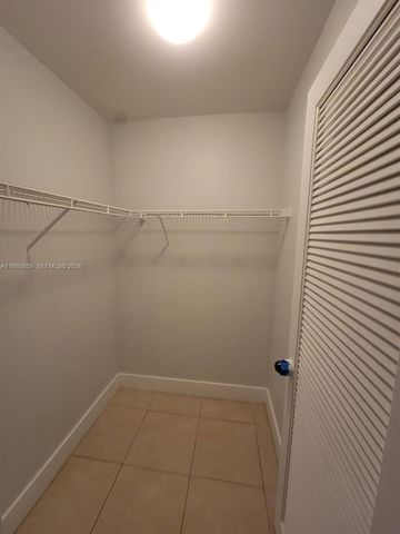 3441 NW 44th St 106, Oakland Park, FL 33309