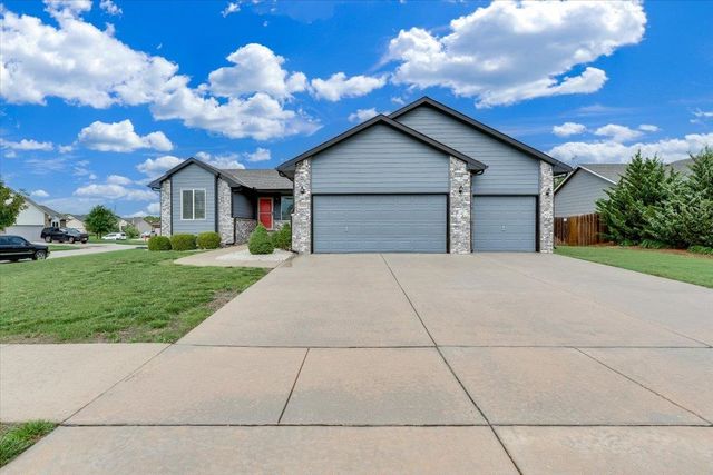 3212 N Whittier St, Derby, KS 67037