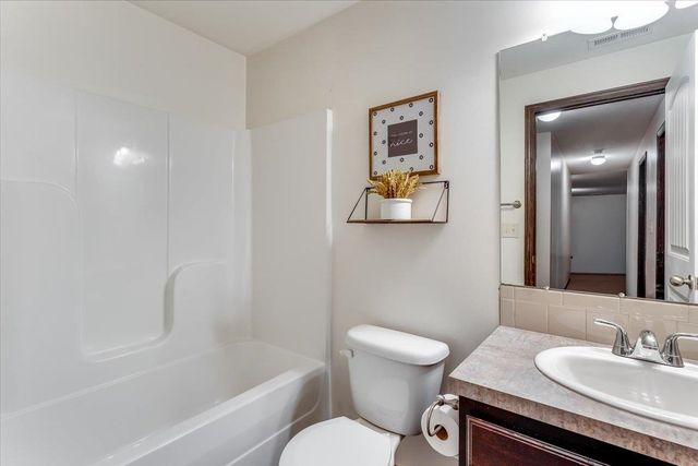 3212 N Whittier St, Derby, KS 67037