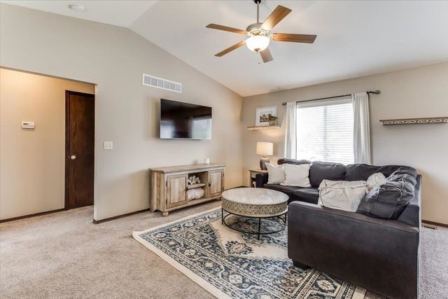 3212 N Whittier St, Derby, KS 67037