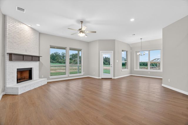 321 Skeen Peak, Springtown, TX 76082
