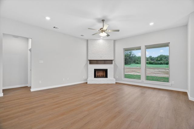 321 Skeen Peak, Springtown, TX 76082