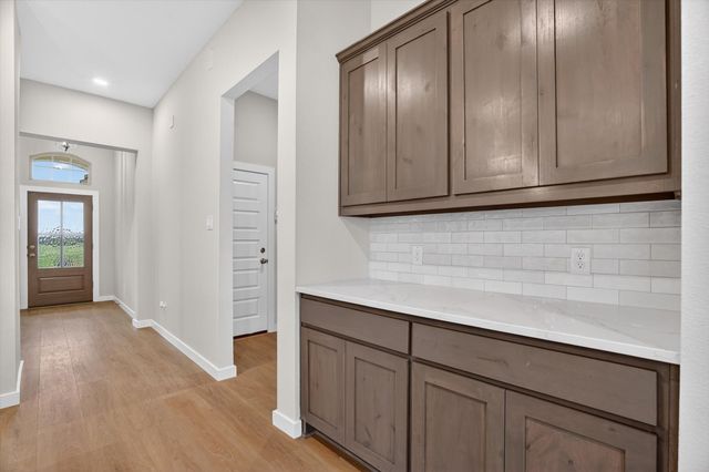 321 Skeen Peak, Springtown, TX 76082