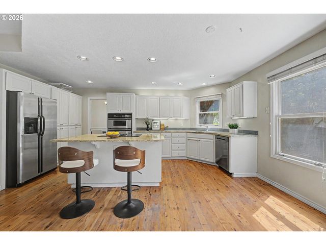 13202 ROGERS Rd, Lake Oswego, OR 97035
