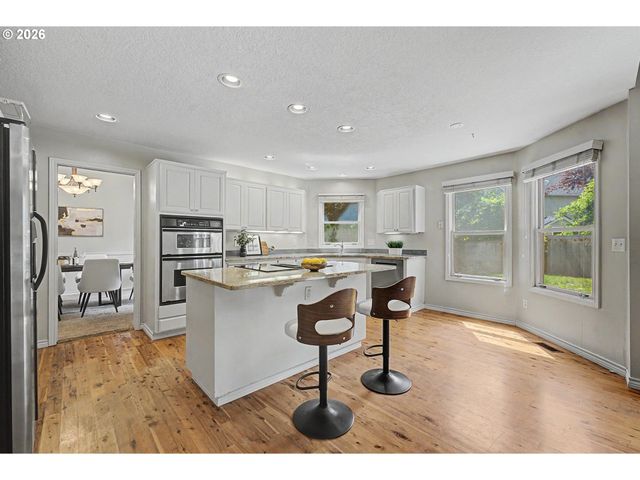 13202 ROGERS Rd, Lake Oswego, OR 97035