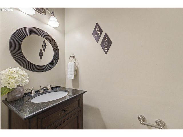 13202 ROGERS Rd, Lake Oswego, OR 97035