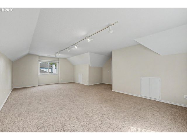 13202 ROGERS Rd, Lake Oswego, OR 97035