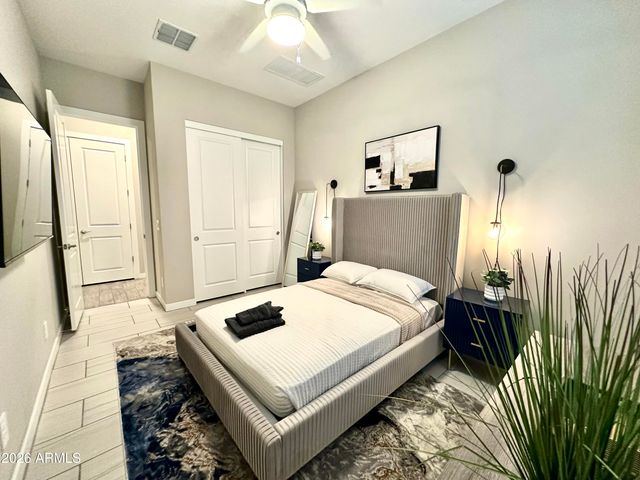 8024 W STATE Avenue, Glendale, AZ 85303