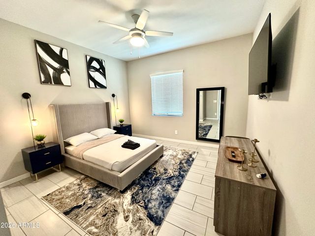 8024 W STATE Avenue, Glendale, AZ 85303