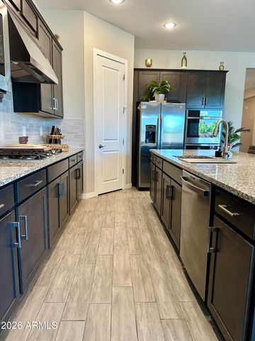 8024 W STATE Avenue, Glendale, AZ 85303