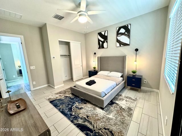 8024 W STATE Avenue, Glendale, AZ 85303