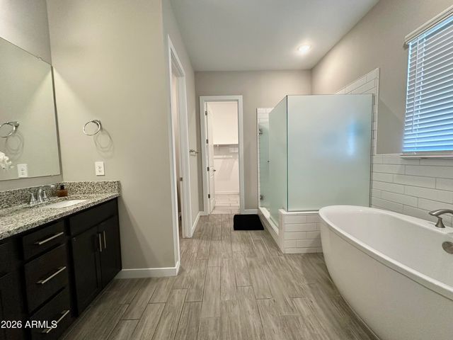 8024 W STATE Avenue, Glendale, AZ 85303