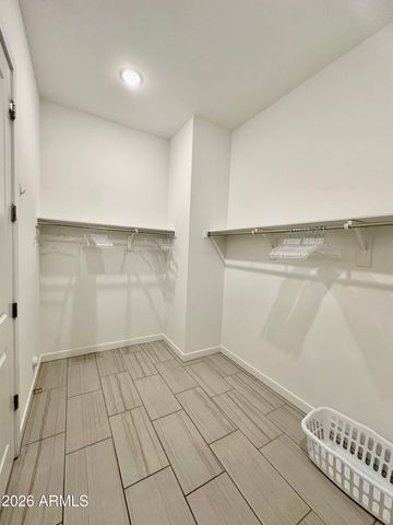 8024 W STATE Avenue, Glendale, AZ 85303