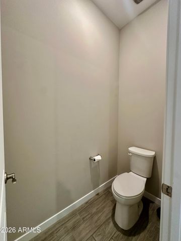 8024 W STATE Avenue, Glendale, AZ 85303