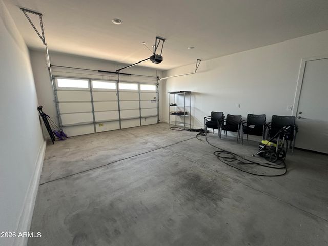 8024 W STATE Avenue, Glendale, AZ 85303