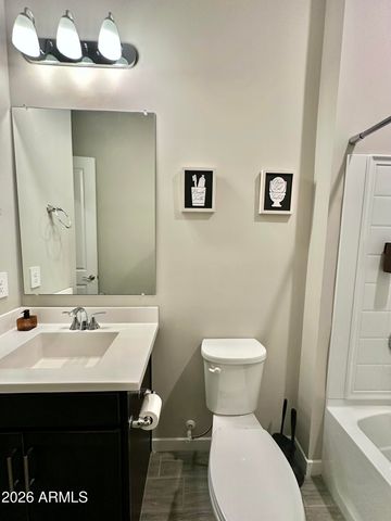 8024 W STATE Avenue, Glendale, AZ 85303
